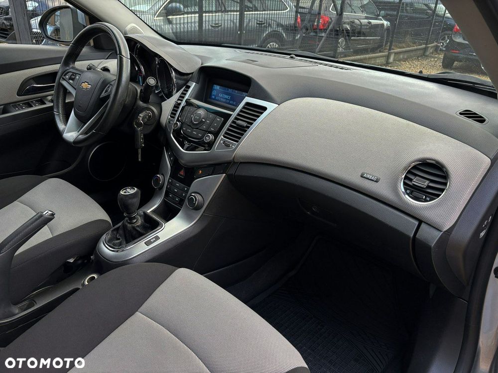 Chevrolet Cruze 2.0 D LT+ - 28