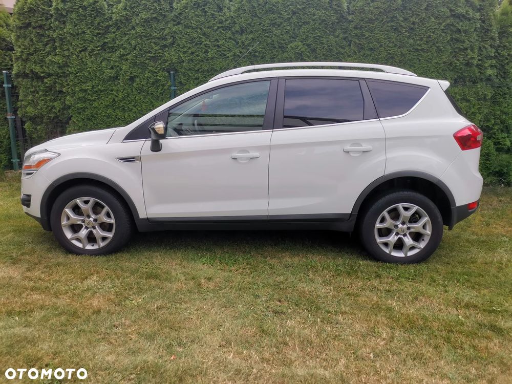 Ford Kuga 2.0 TDCi 2x4 Titanium - 11