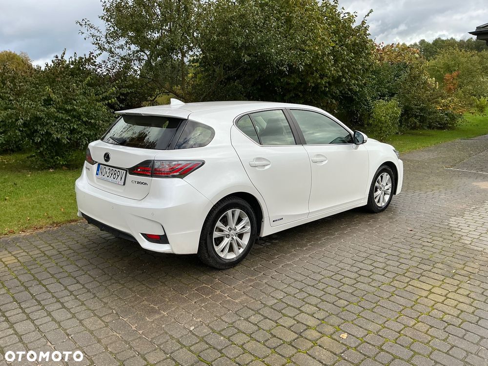 Lexus CT - 8