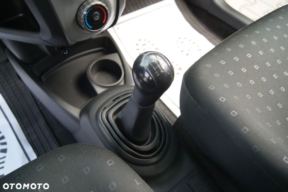 Toyota Yaris 1.0 Luna A/C - 25