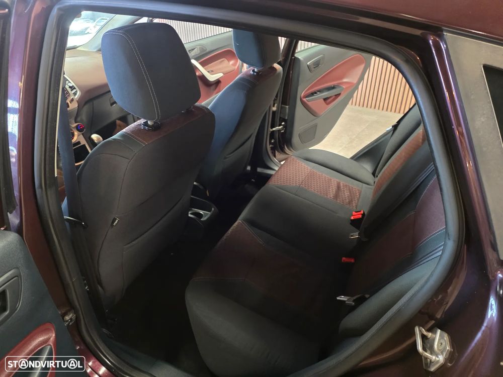 Ford Fiesta 1.6 TDCI Titanium - 21