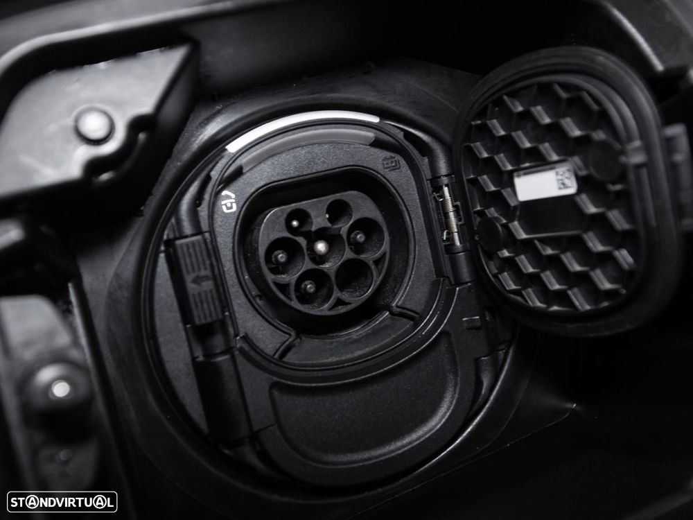 Mercedes-Benz CLA 250 e Shooting Brake 8G-DCT AMG Line - 15