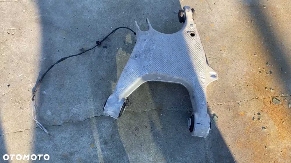 BMW F10 F11 WAHACZ LEWY TYŁ DOLNY 6865899 - 2