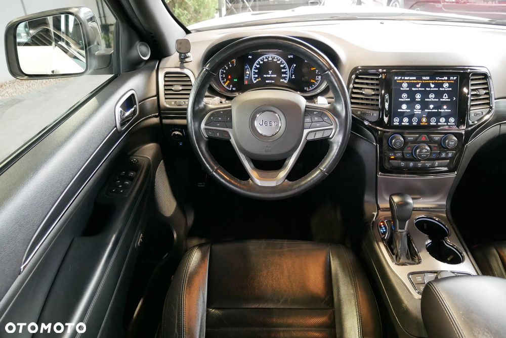 Jeep Grand Cherokee - 16