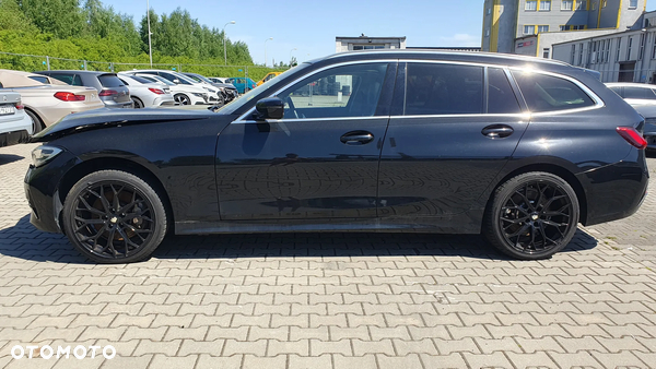 BMW Seria 3 330i xDrive Luxury Line sport
