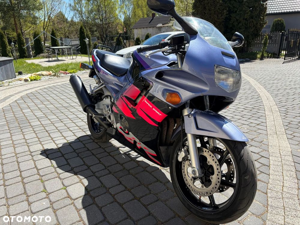 Honda CBR - 7