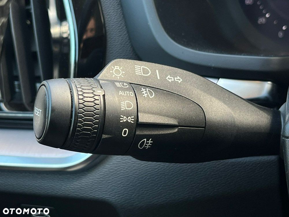 Volvo V60 B4 D Core - 25