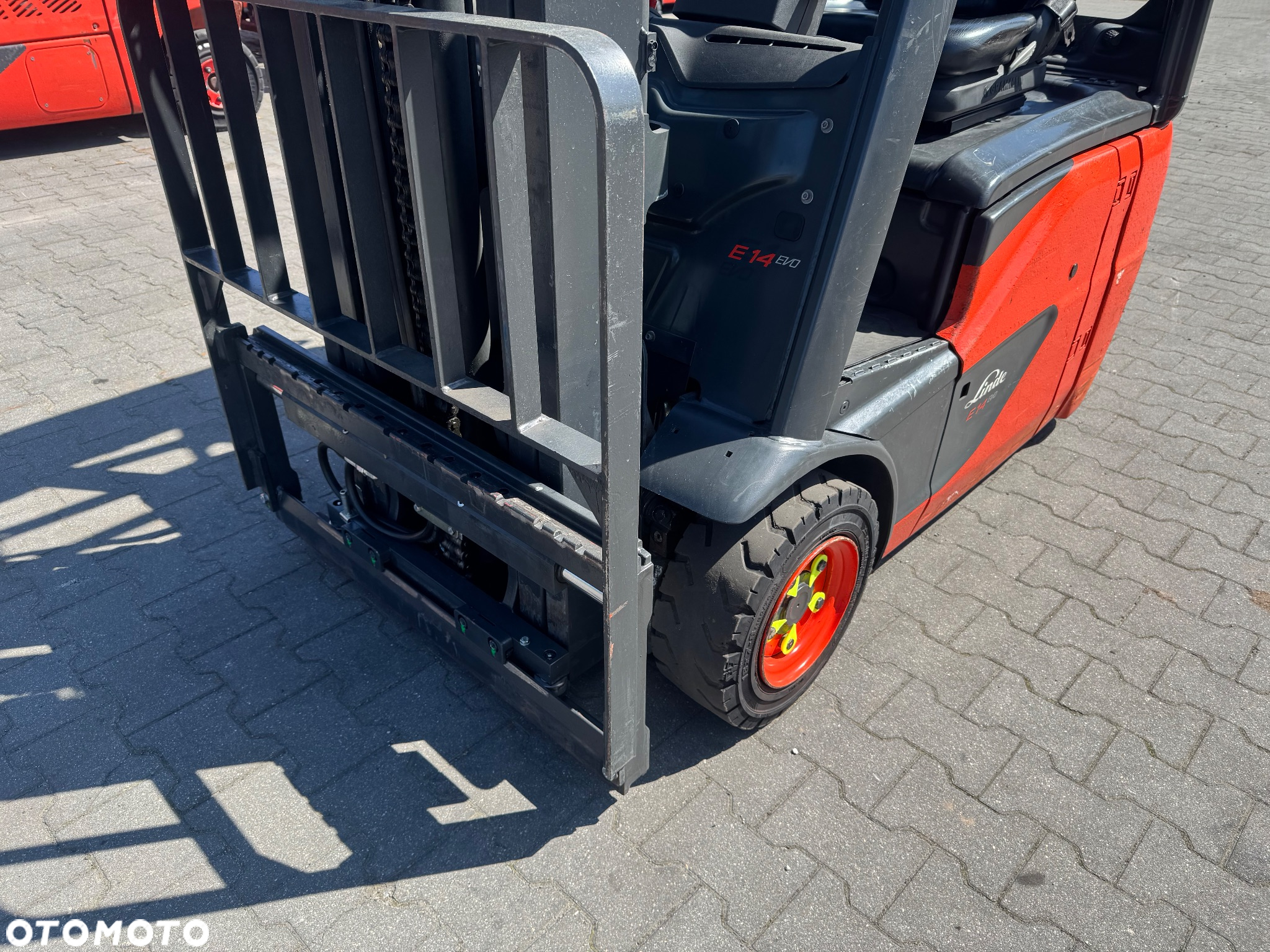 Linde E14  Evo Tylko 3560mth triplex przesuw wolny skok h16 h18 toyot e16 - 9