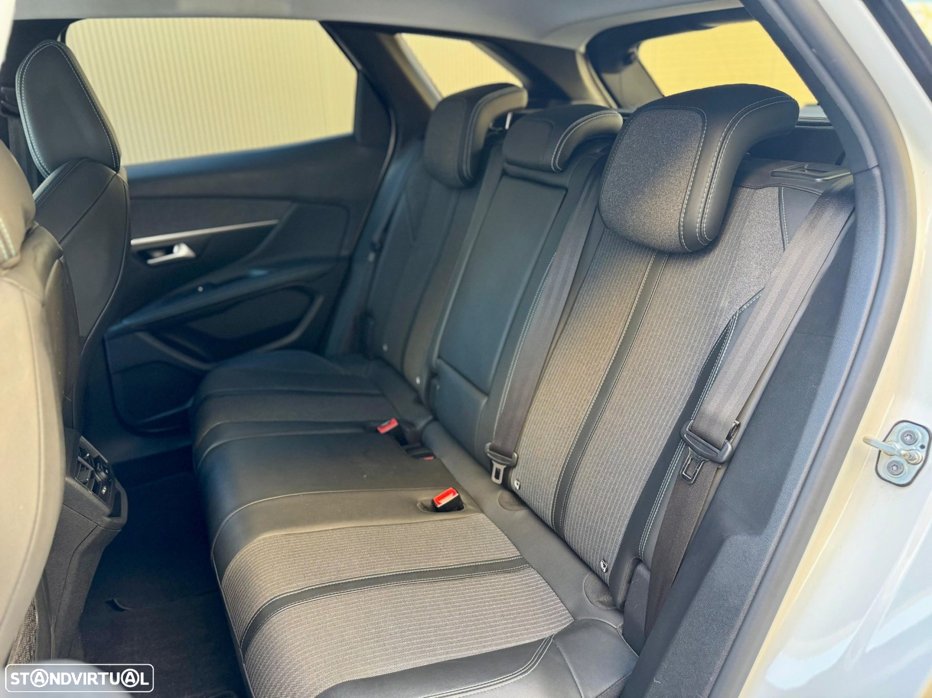 Peugeot 3008 1.5 BlueHDi Allure - 16
