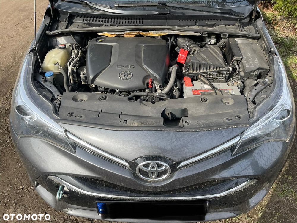 Toyota Avensis - 10