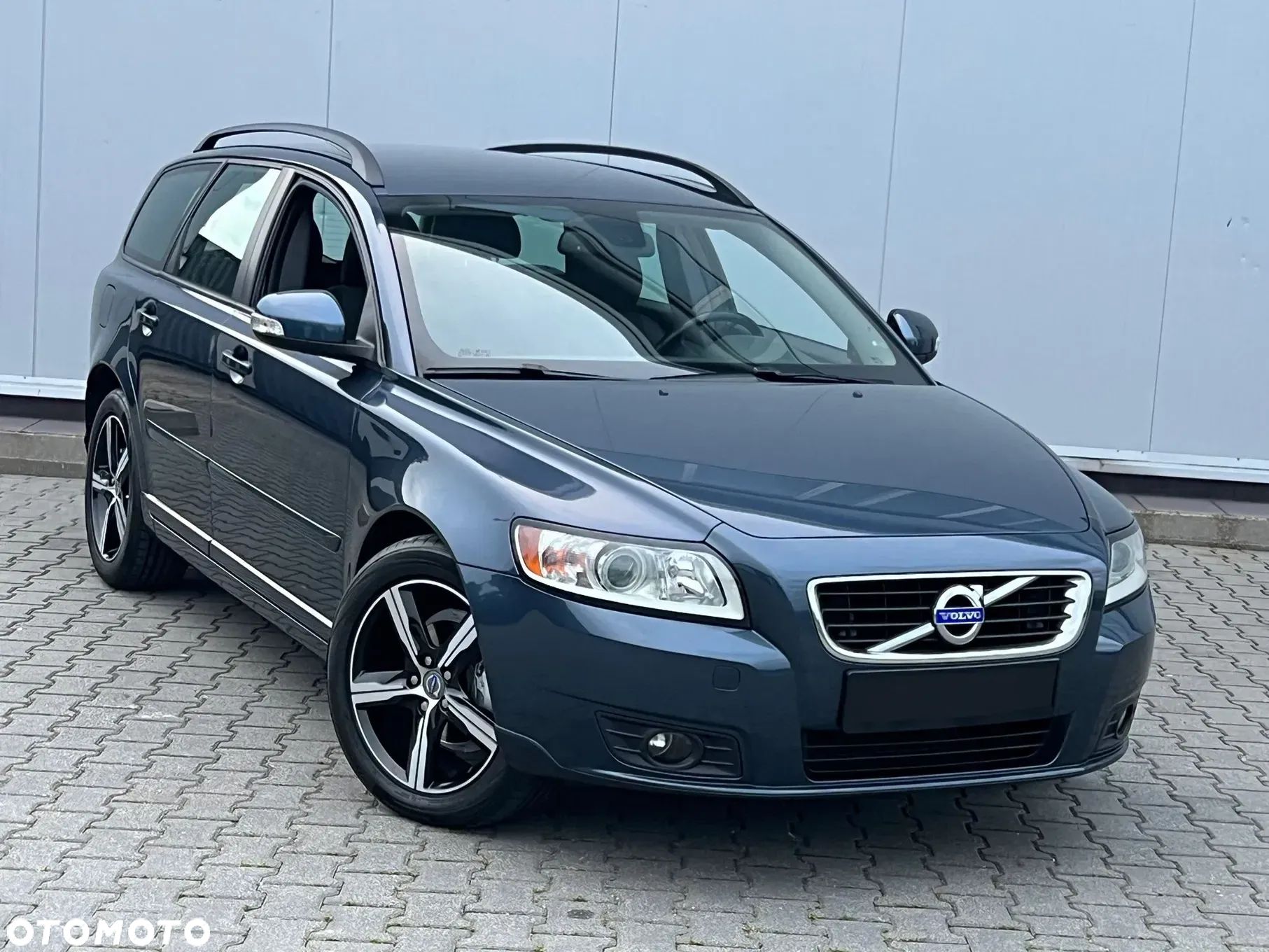 Volvo V50 - 1