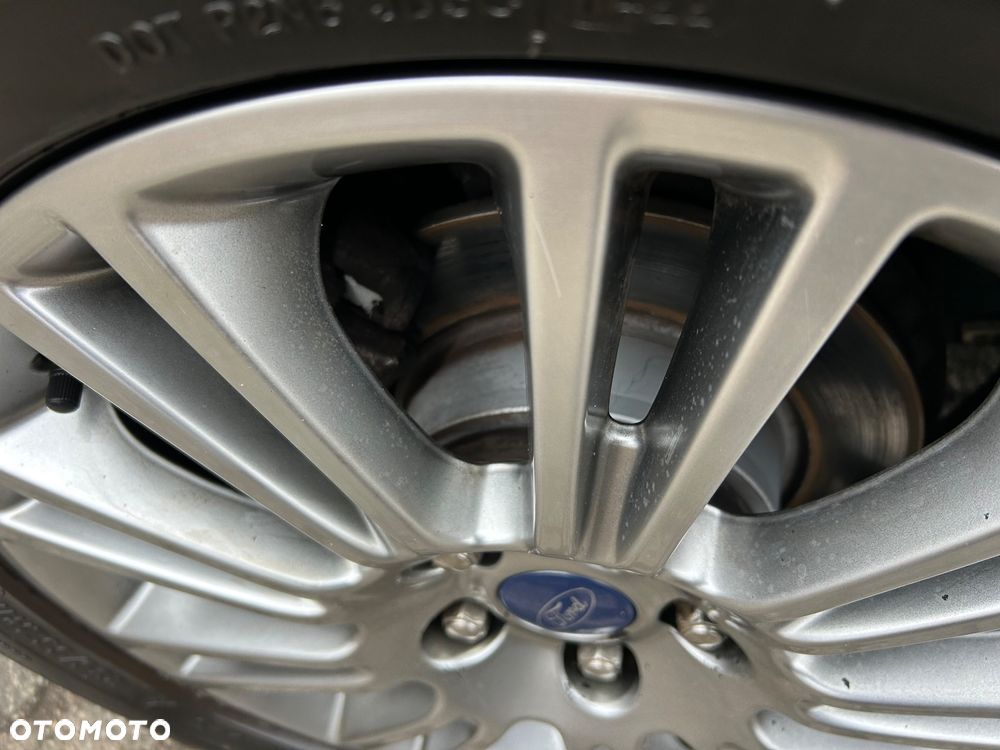 Ford Kuga 1.6 EcoBoost 2x4 Titanium - 29