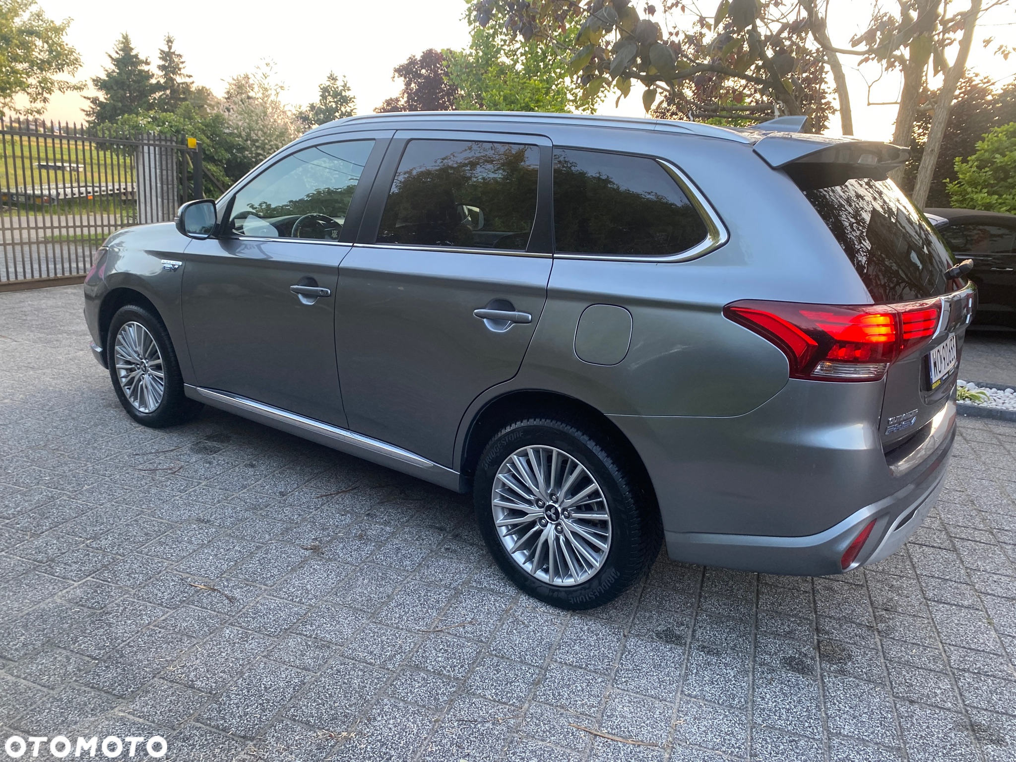 Mitsubishi Outlander 2.4 4WD Plug-In Hybrid Diamant - 10