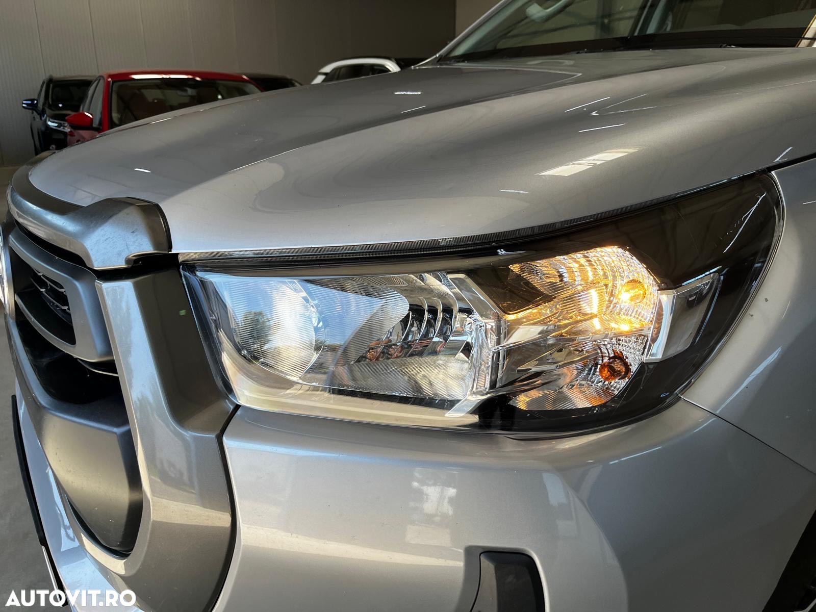 Toyota Hilux 2.4D 150CP 4x4 Double Cab 6MT Comfort - 23
