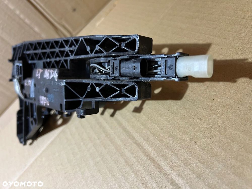 AUDI A8 D4 KLAMKA LY7G LEWY TYŁ PODŚWIETLENIE KEYLESS GO - 7