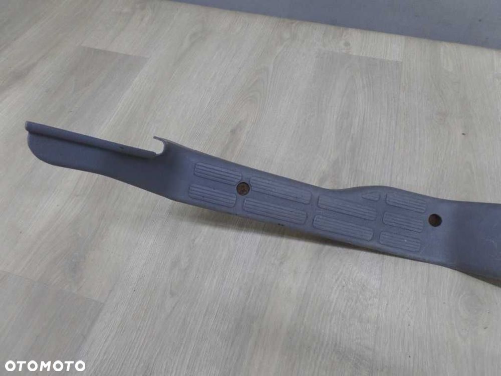 MITSUBISHI CANTER FUSO 7C18 LISTWA NAKLADKA PROGU PRAWY PRZOD 07-14 - 3