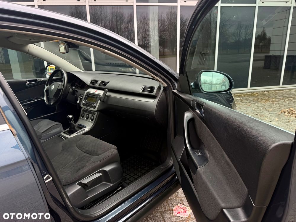 Volkswagen Passat - 10