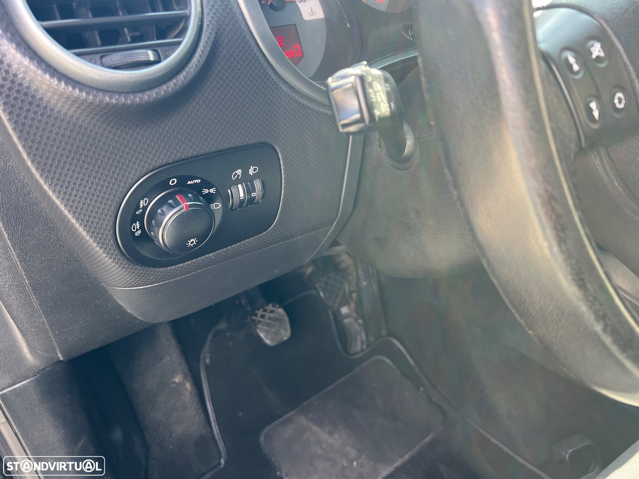 SEAT Leon 2.0 TDI FR 18 Tiago Monteiro - 37