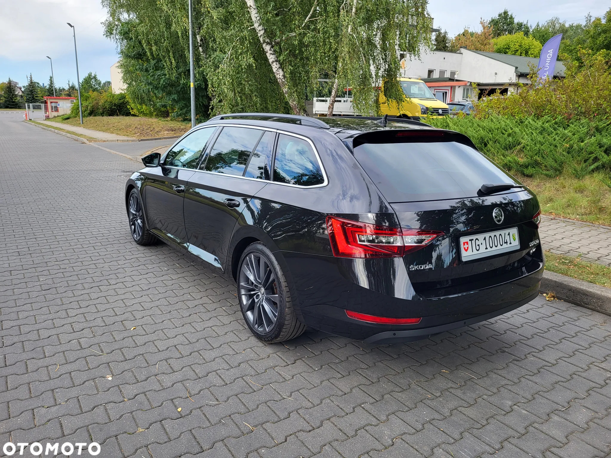 Skoda Superb 2.0 TDI 4x4 DSG Ambition - 4