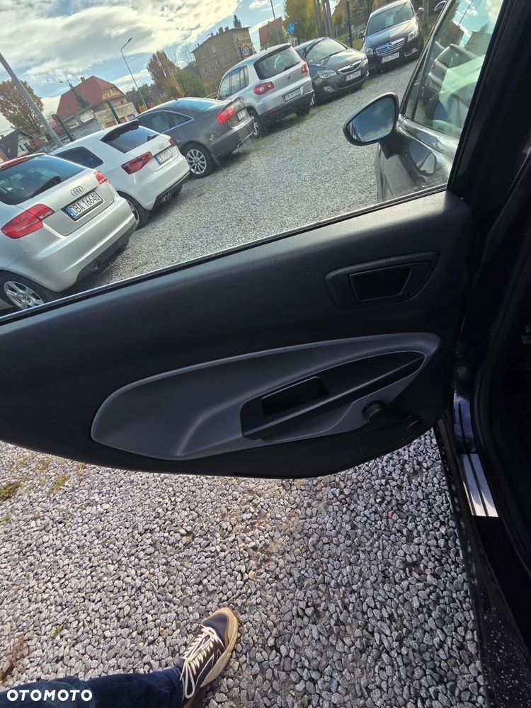 Ford Fiesta 1.6 TDCi DPF Titanium - 15