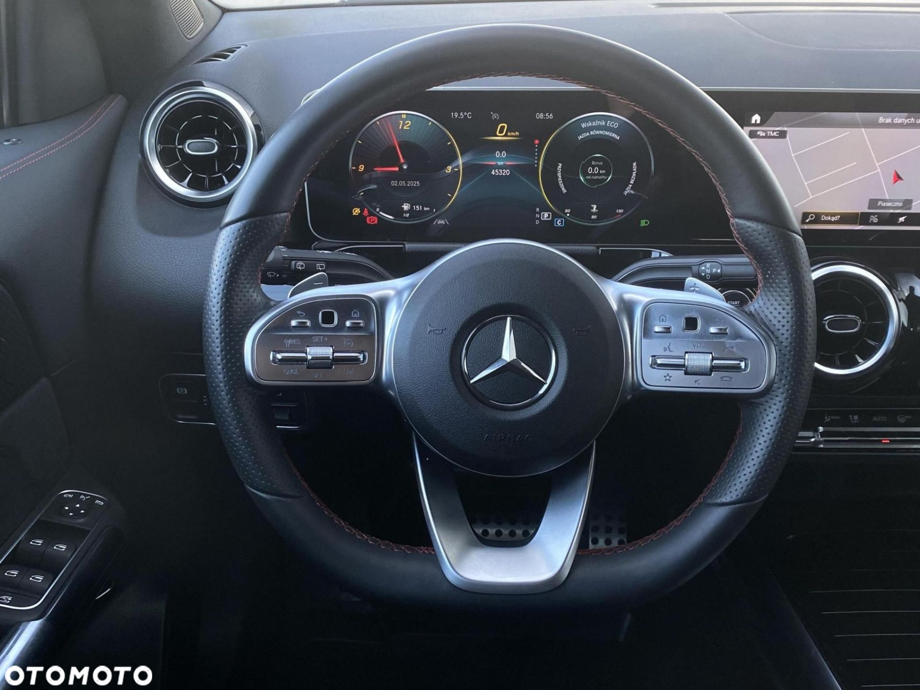 Mercedes-Benz GLA - 23