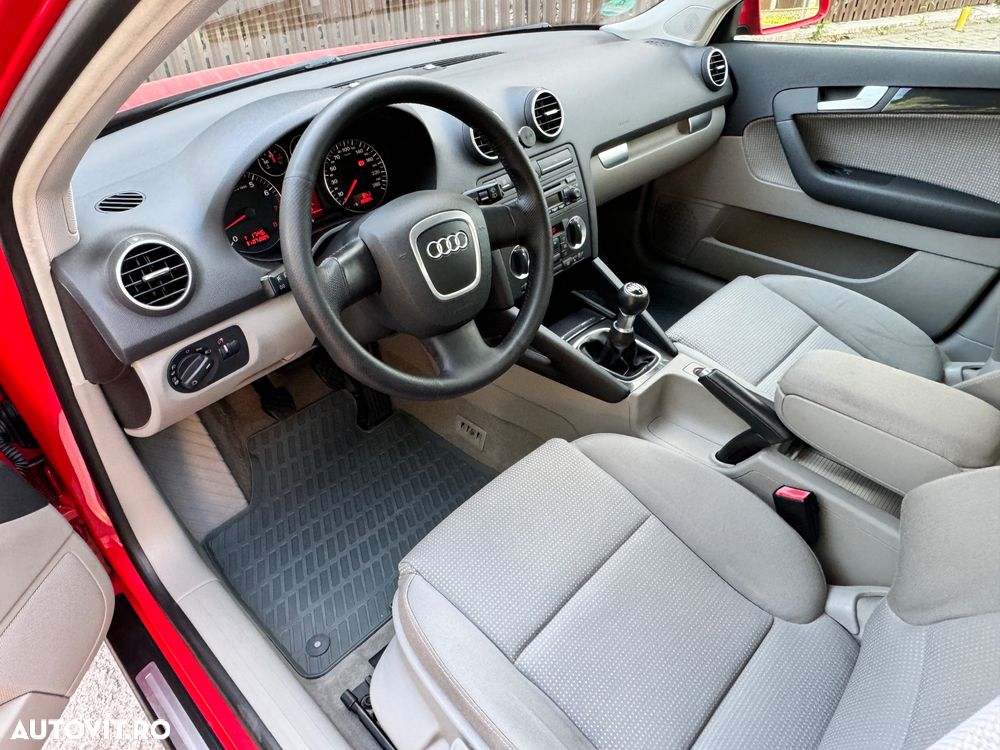 Audi A3 1.6 FSI Attraction - 5