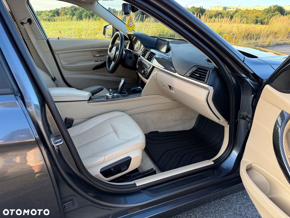 BMW Seria 3 335i - 20