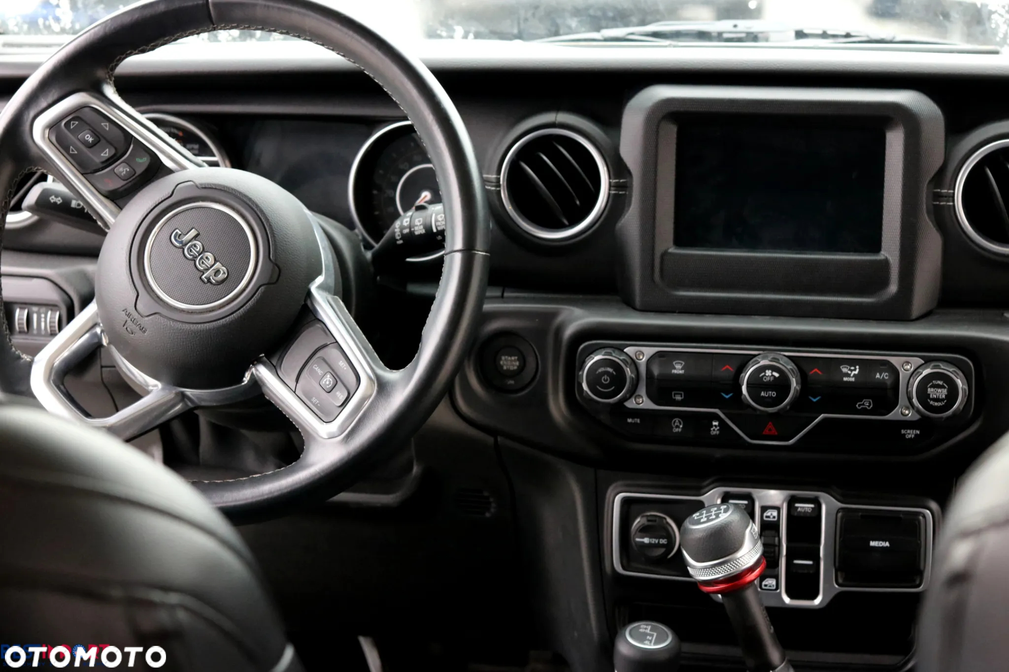 Jeep Wrangler - 16