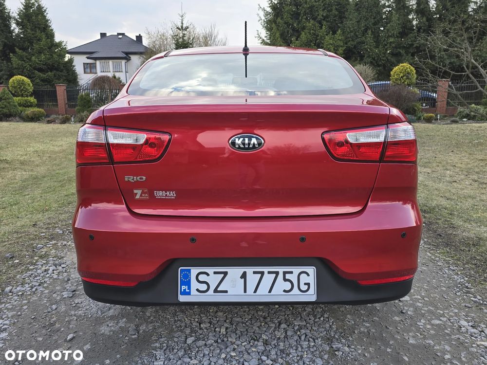Kia Rio 1.2 L - 10