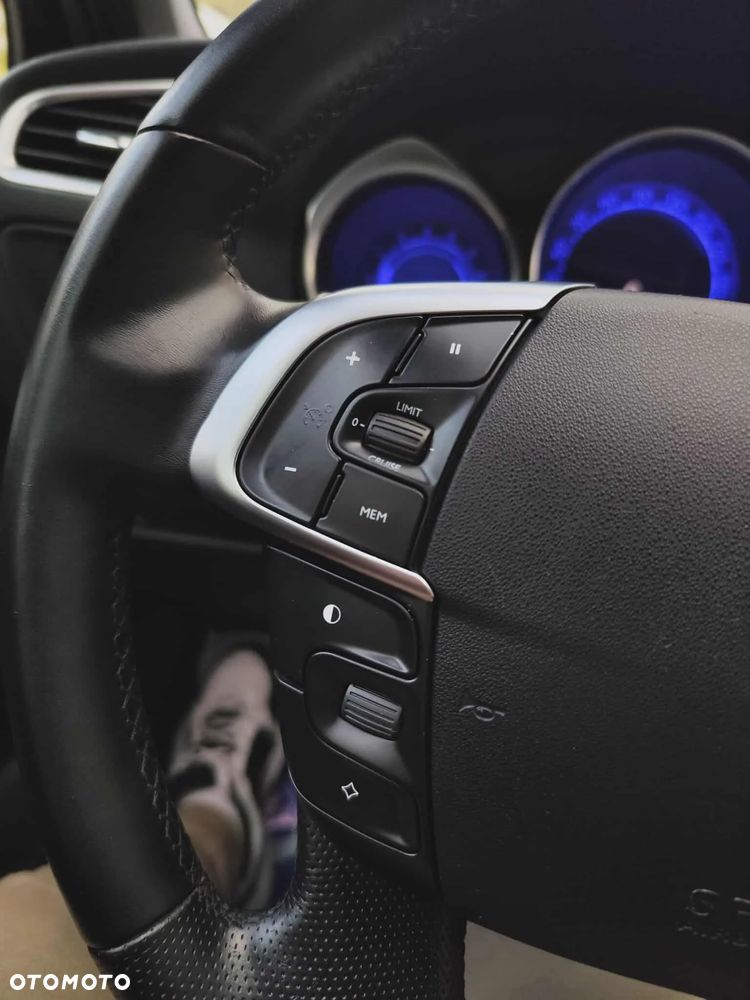 Citroën DS4 BlueHDi 120 Urban Show - 24