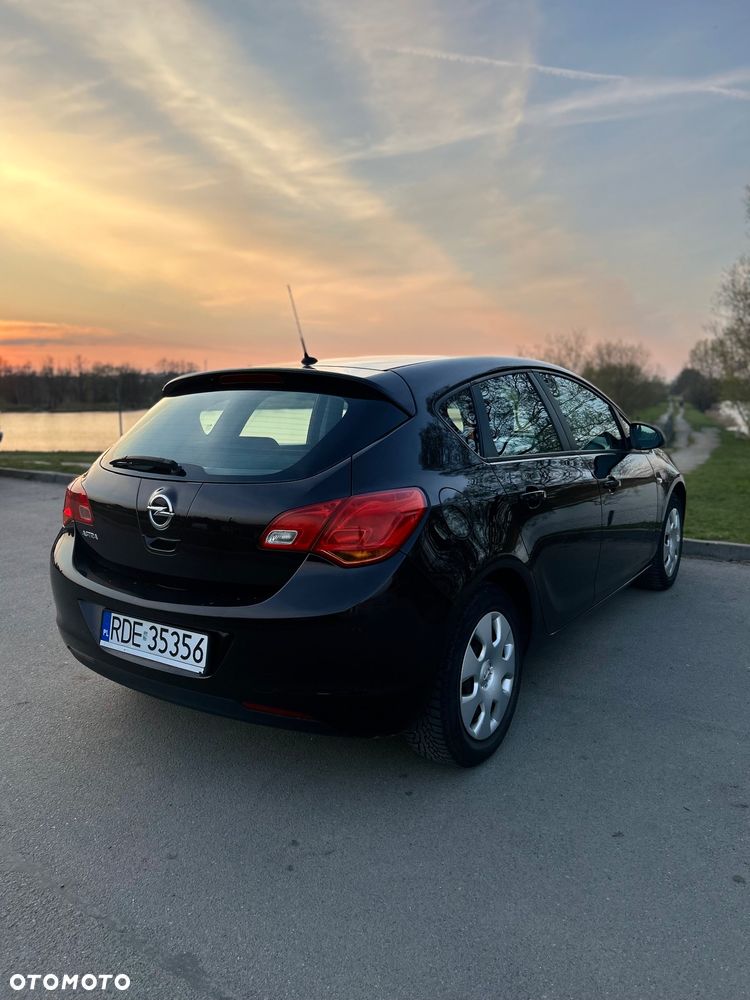 Opel Astra 1.6 Enjoy - 4