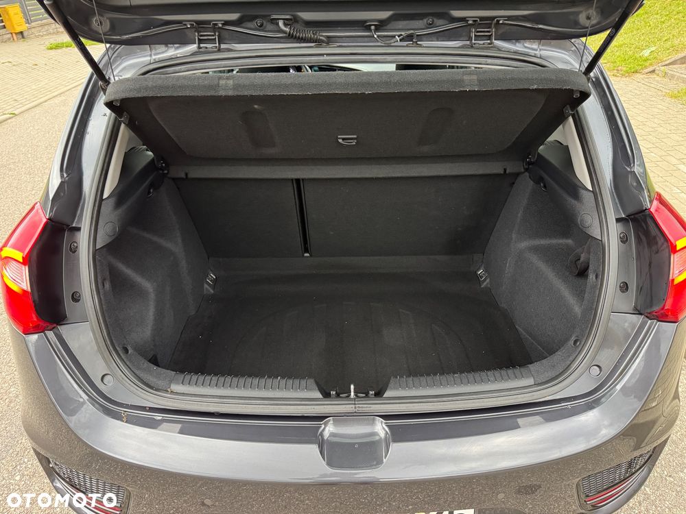 Kia Ceed 1.6 GDI Dream-Team Edition - 19