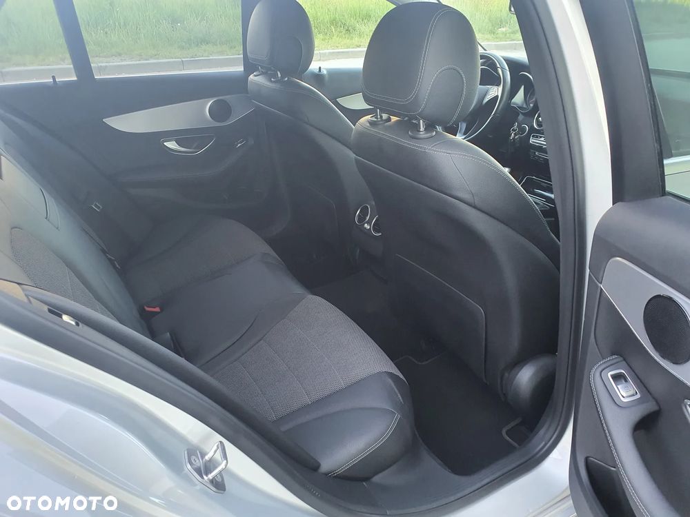 Mercedes-Benz Klasa C 180 T Avantgarde - 12