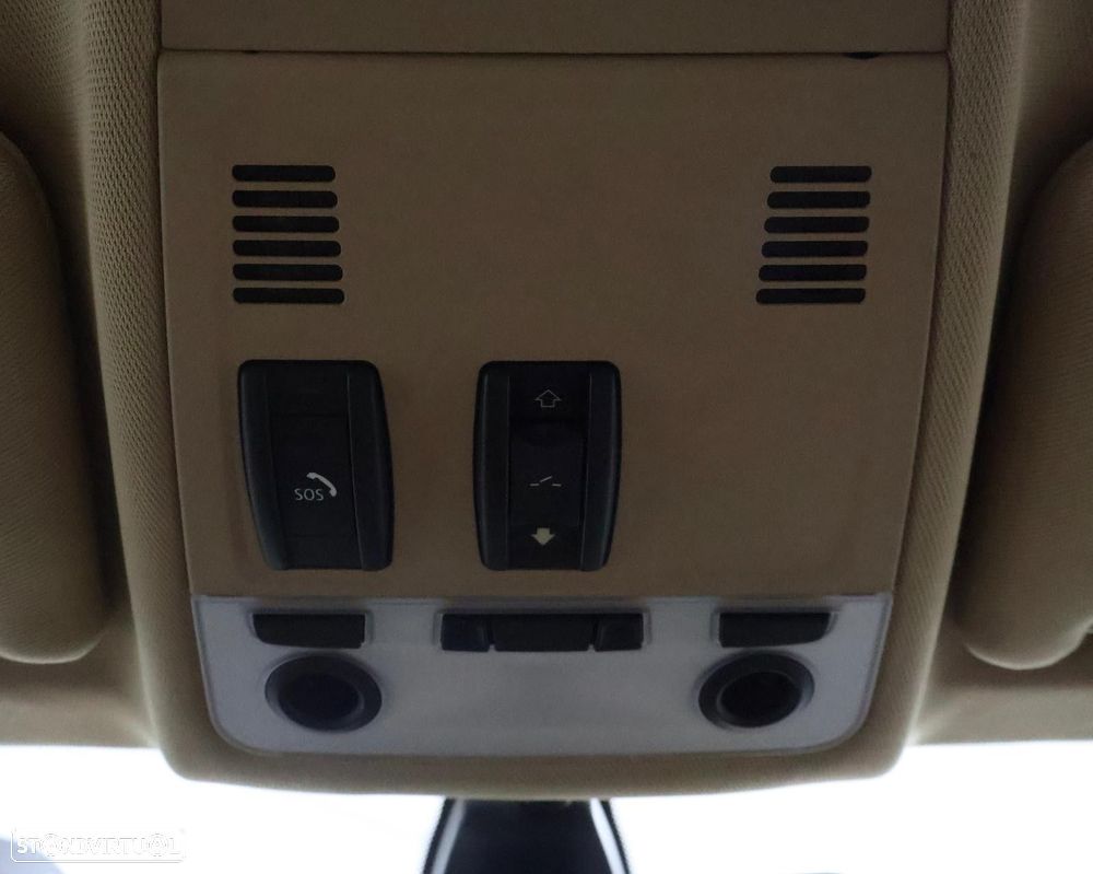 BMW 318 d Line Luxury - 24