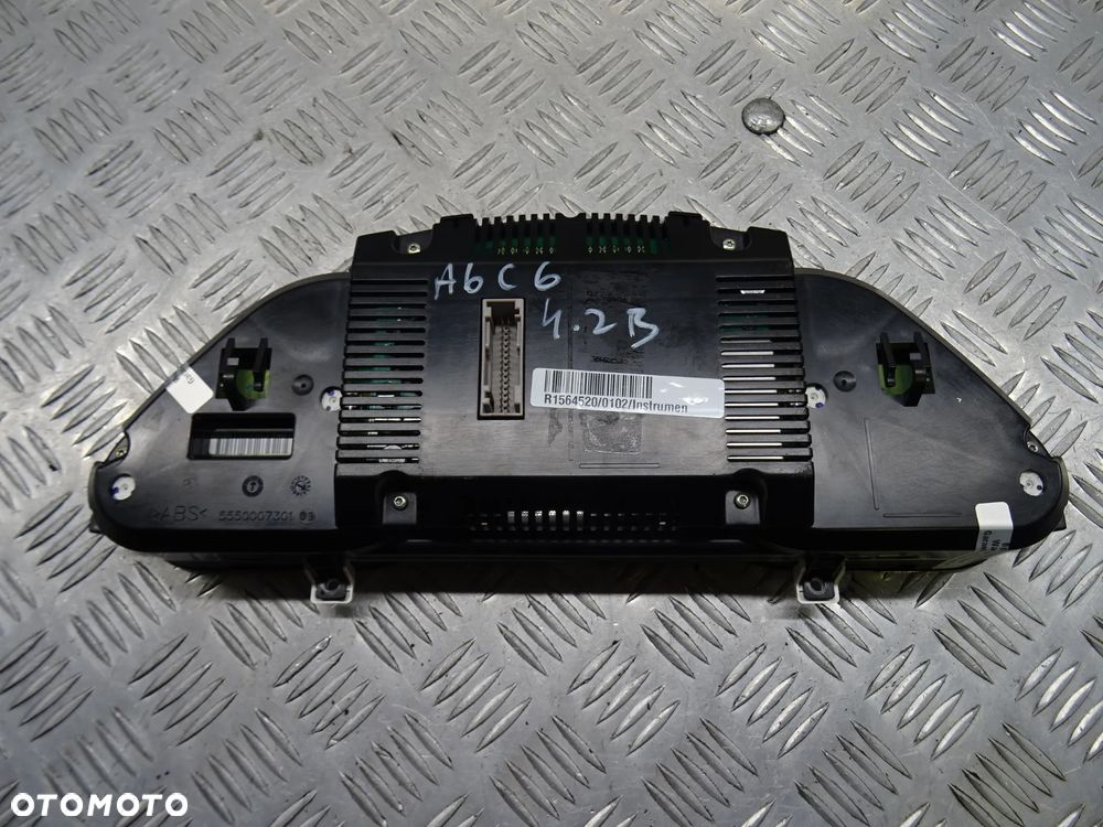 AUDI A6 C6 KOMBI 04-07 4.2 V8 LICZNIK ZEGARY 5550007301 - 2