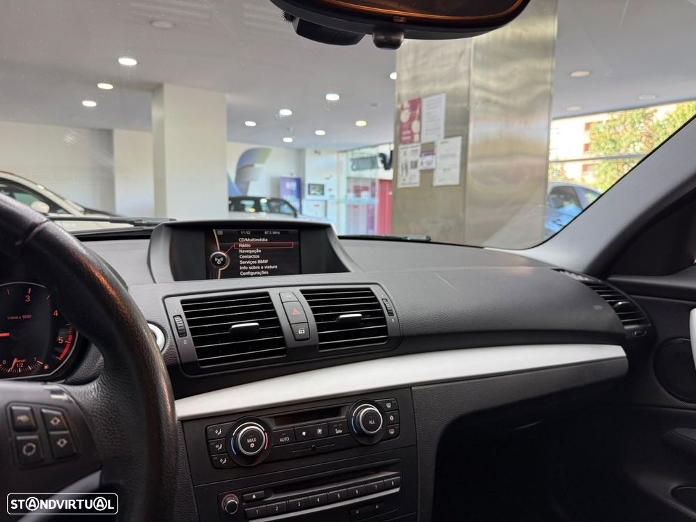 BMW 118 d Pack M - 11