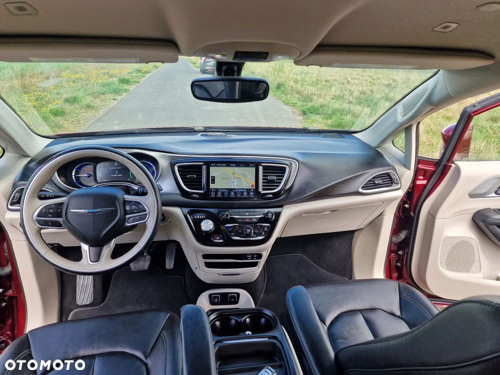 Chrysler Pacifica - 22