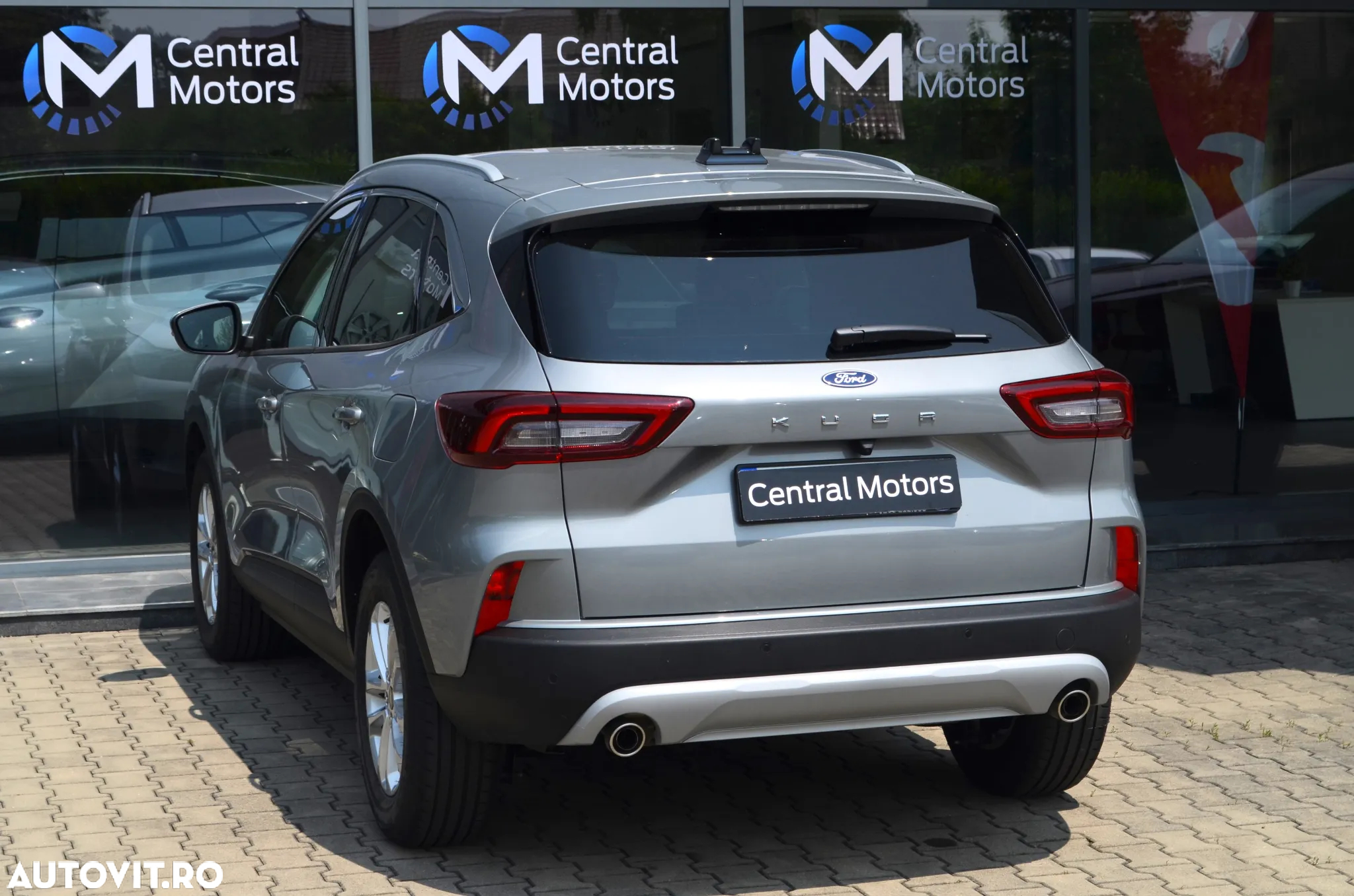 Ford Kuga 1.5 EcoBoost A8 FWD Titanium - 11