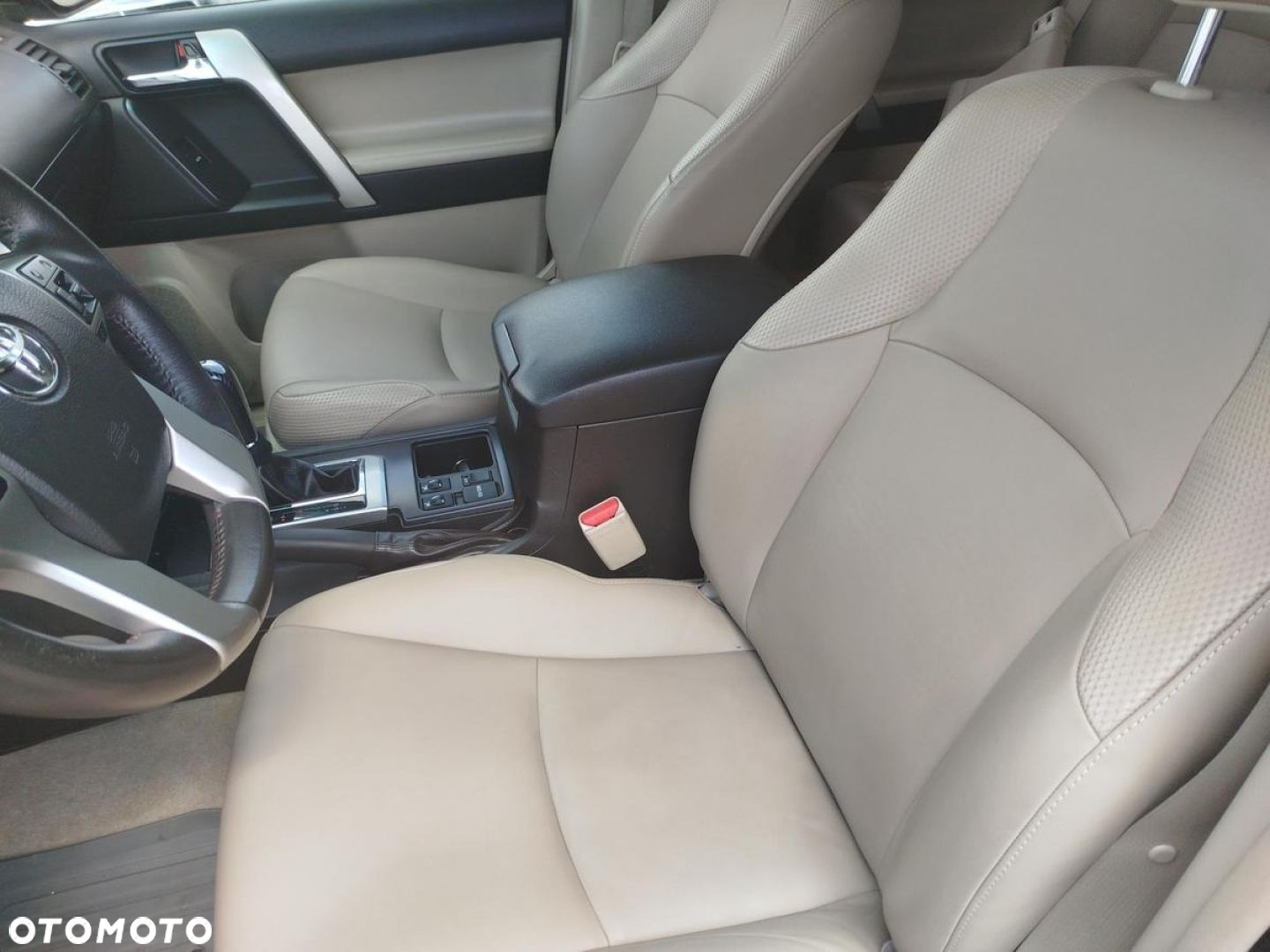 Toyota Land Cruiser - 11