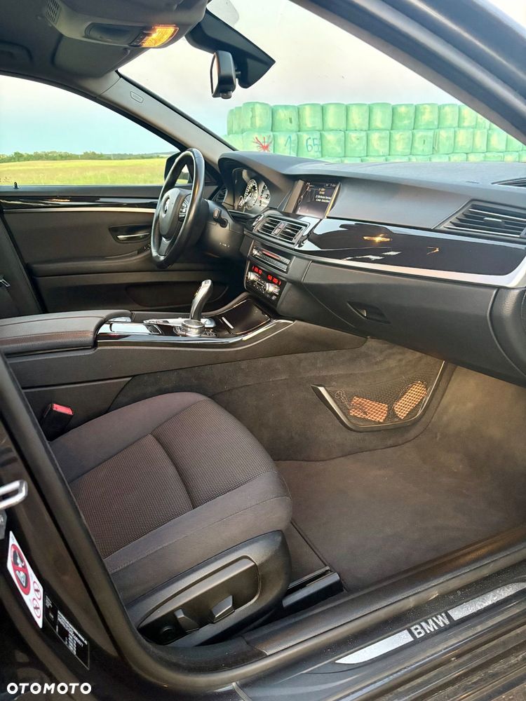 BMW Seria 5 520d Luxury Line - 14