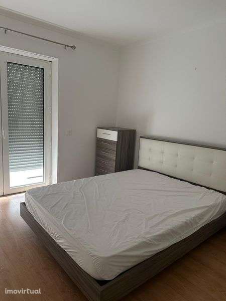 Arrenda-se Apart. T3 Remodelado (zona excelente) - Grande imagem: 4/8