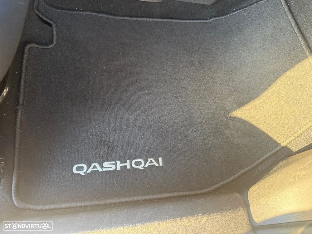 Nissan Qashqai 1.3 DIG-T N-Connecta J18 - 15