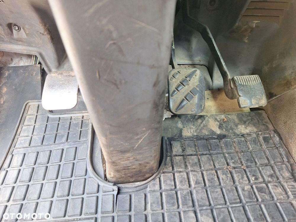 Renault 270.18 4X2 - 13