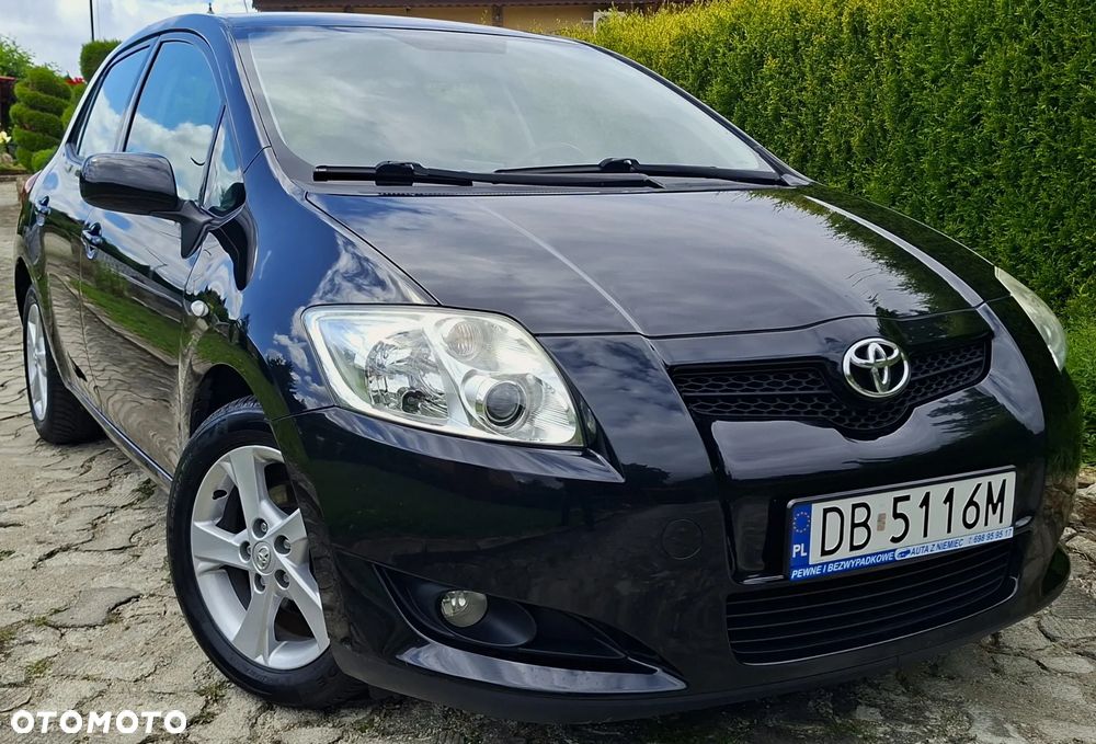 Toyota Auris 1.6 VVT-i Team - 1