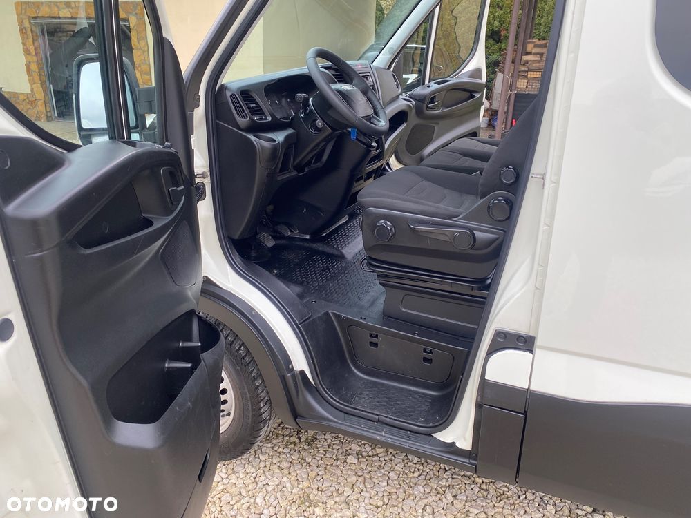 Iveco DAILY Brygadowe, 7-osobowe, serwisowane - 21