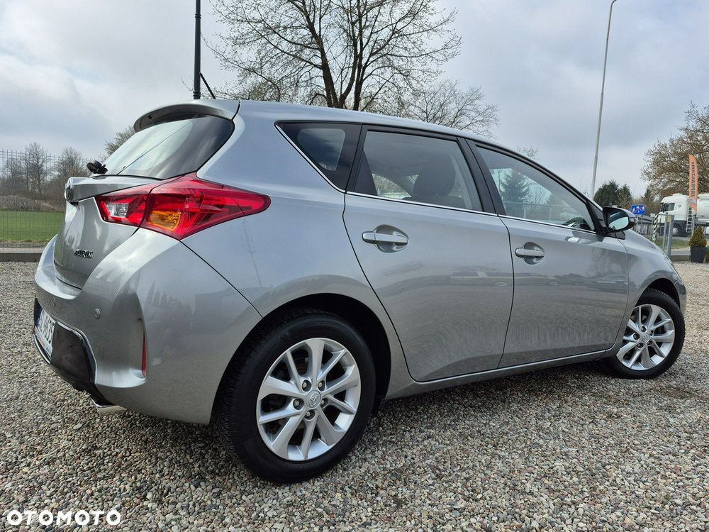 Toyota Auris - 11