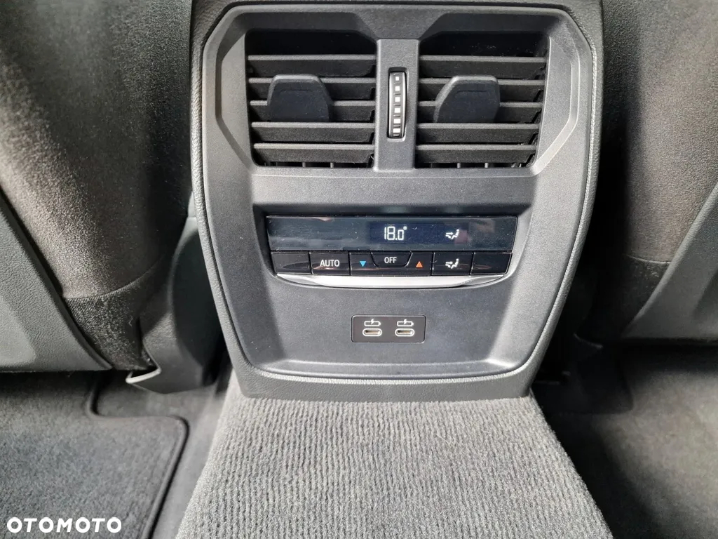 BMW Seria 3 330i xDrive M Sport - 34