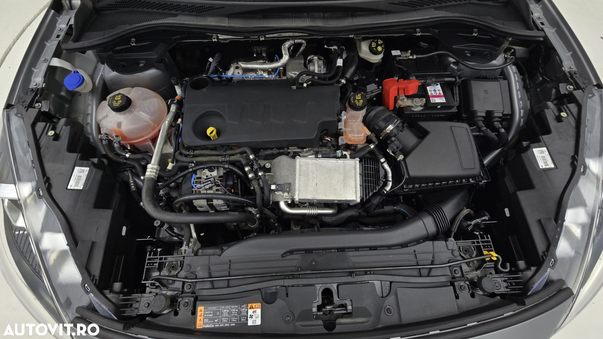 Ford Kuga - 24