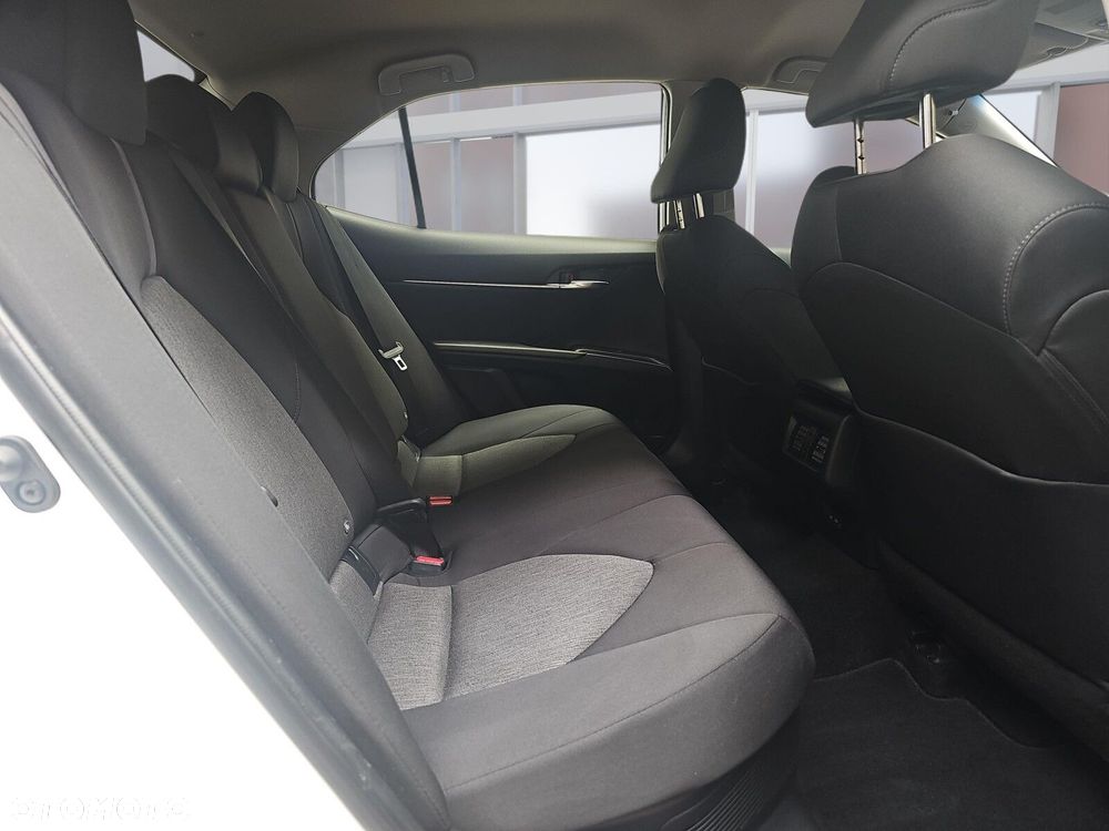 Toyota Camry 2.5 Hybrid Comfort CVT - 12