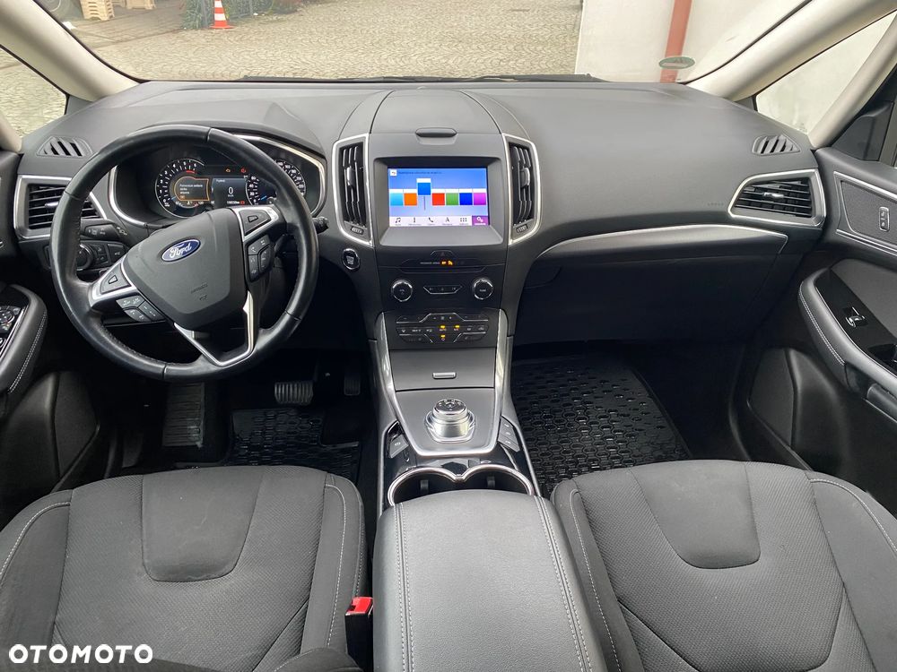 Ford S-Max - 12